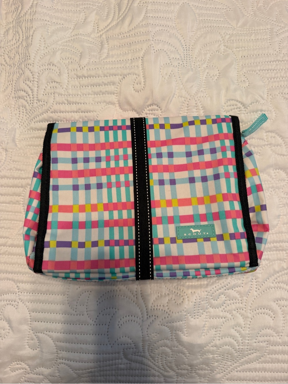 SCOUT Beauty Burrito Hanging Toiletry Bag Pastel Plaid Pink Teal Purple Travel